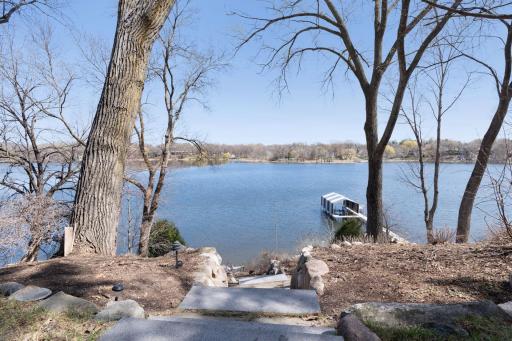 7409 Frontier Trail, Chanhassen, MN 55317