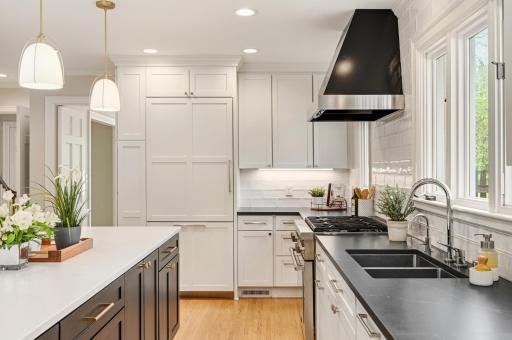 4106 Sunnyside Road, Edina, MN 55424