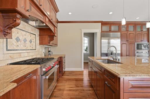 5501 Woodcrest Drive, Edina, MN 55424