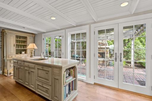 620 Bushaway Road, Wayzata, MN 55391