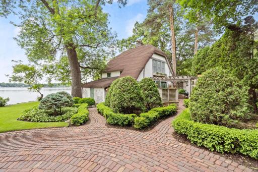 620 Bushaway Road, Wayzata, MN 55391