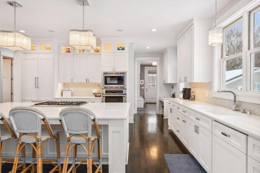 2040 Spates Avenue, Wayzata, MN 55391