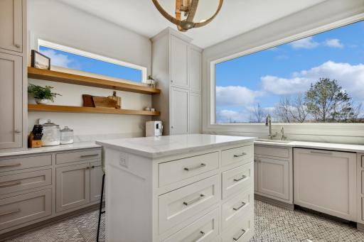 3643 Lerive Way, Chaska, MN 55318