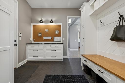 3643 Lerive Way, Chaska, MN 55318