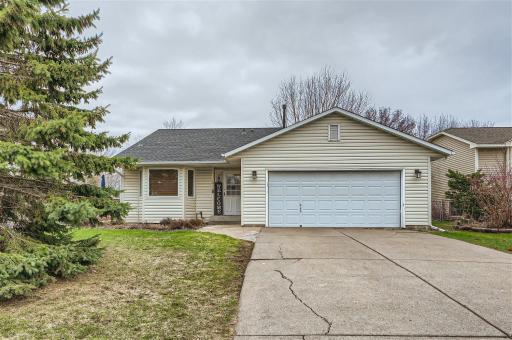 1858 Heron Ave N Oakdale MN - Web Quality - 000 - 01 Exterior Front.jpg
