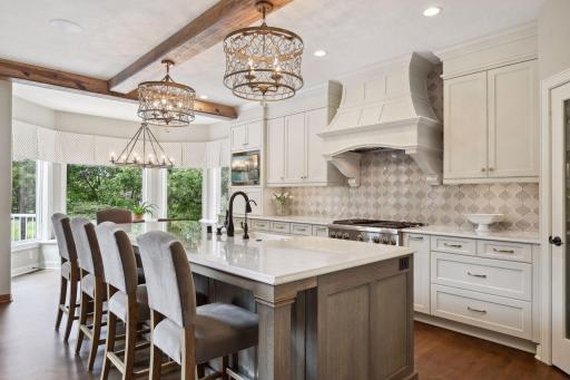 2944 Fairway Drive, Chaska, MN 55318