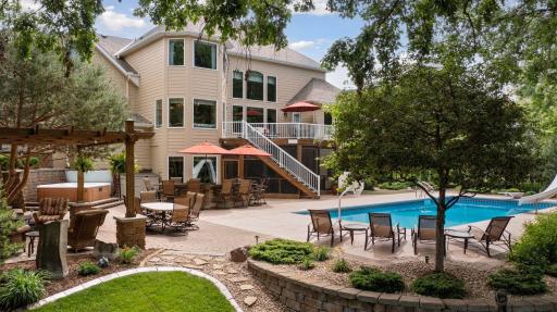 2944 Fairway Drive, Chaska, MN 55318