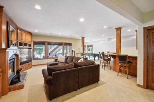 2944 Fairway Drive, Chaska, MN 55318