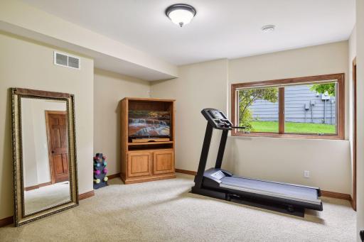 2944 Fairway Drive, Chaska, MN 55318