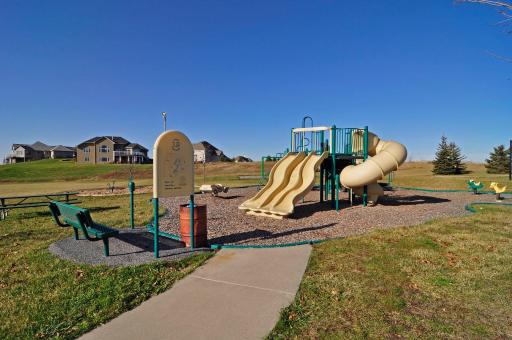 2944 Fairway Drive, Chaska, MN 55318
