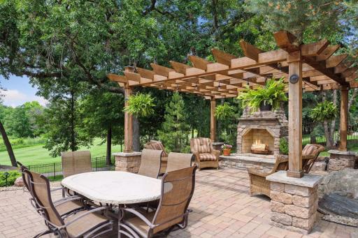 2944 Fairway Drive, Chaska, MN 55318