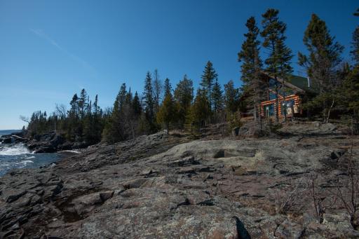 164 W Harbor View Trail, Grand Marais, MN 55604