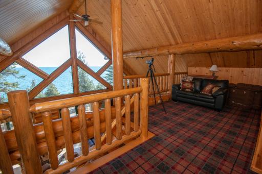 164 W Harbor View Trail, Grand Marais, MN 55604