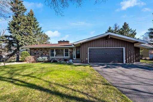 2519 Highwood Avenue E, Maplewood, MN 55119