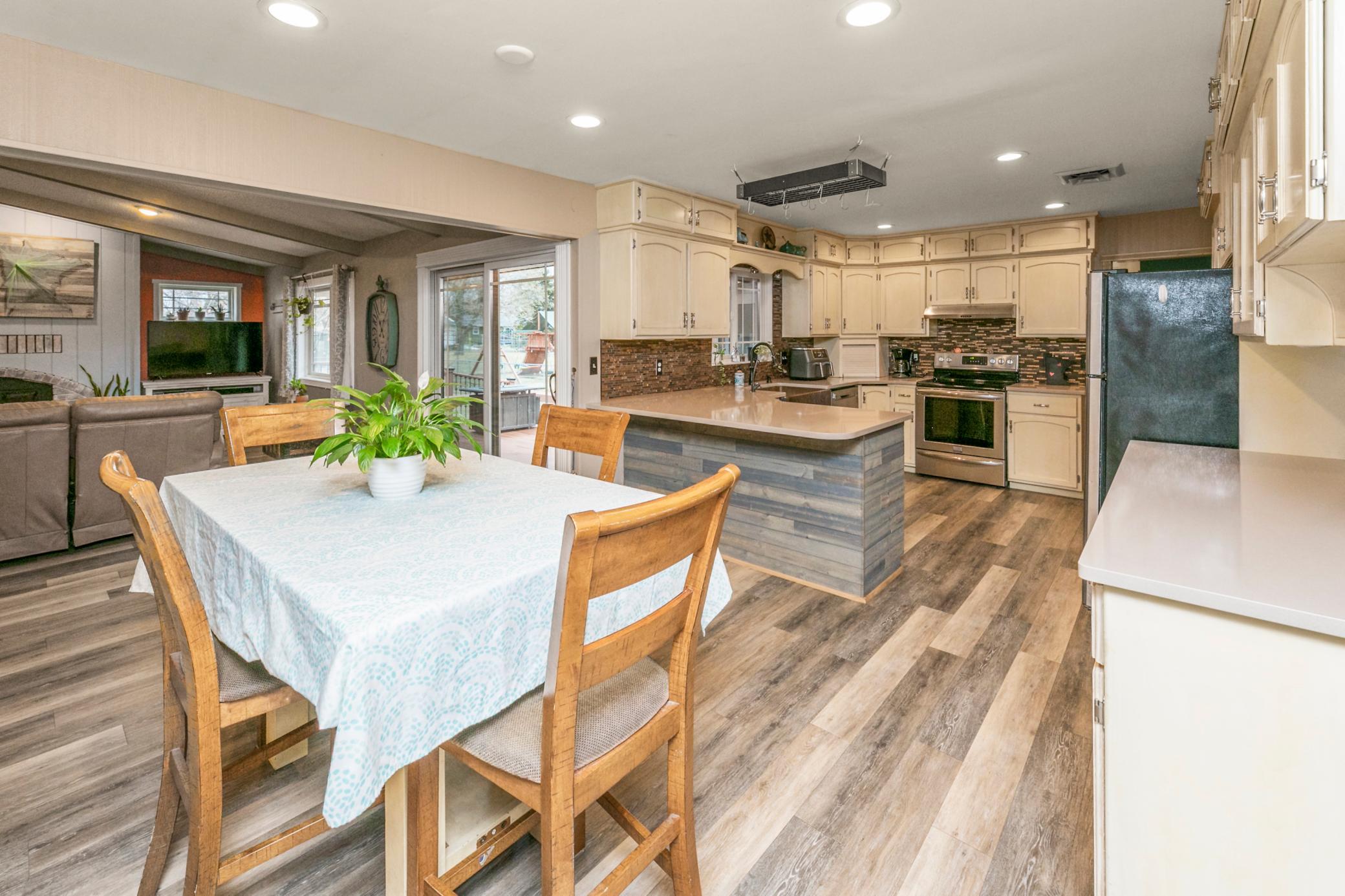 Dining/Kitchen
