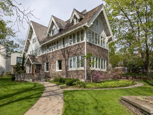 4751 Girard Ave S Minneapolis MN 55408 USA-004-096-Front-MLS_Size.jpg