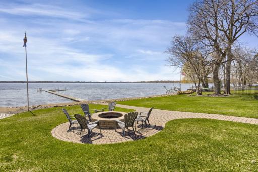 7041 N Shore Trail N, Forest Lake, MN 55025