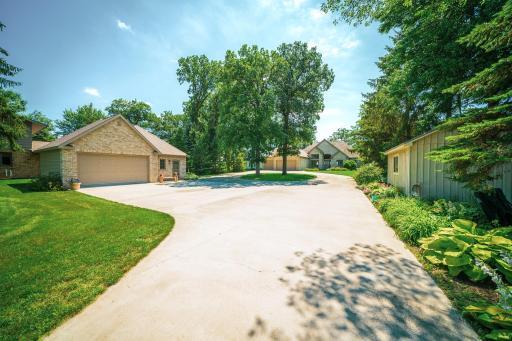 511 N Shore Drive, Detroit Lakes, MN 56501