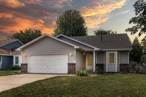 7223 Upper 36th Street N, Oakdale, MN 55128