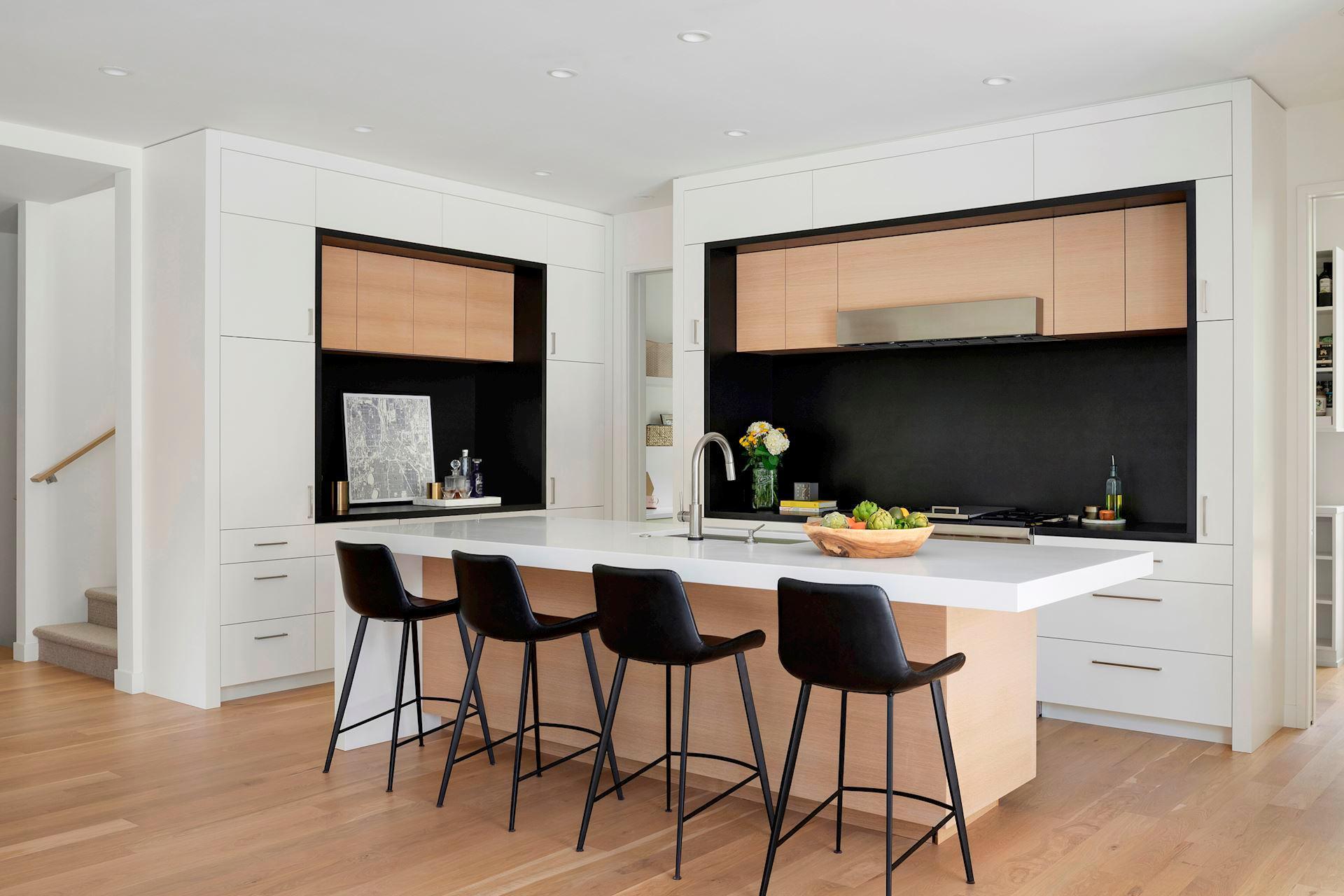 Open-Concept Kitchen with Modern Touches