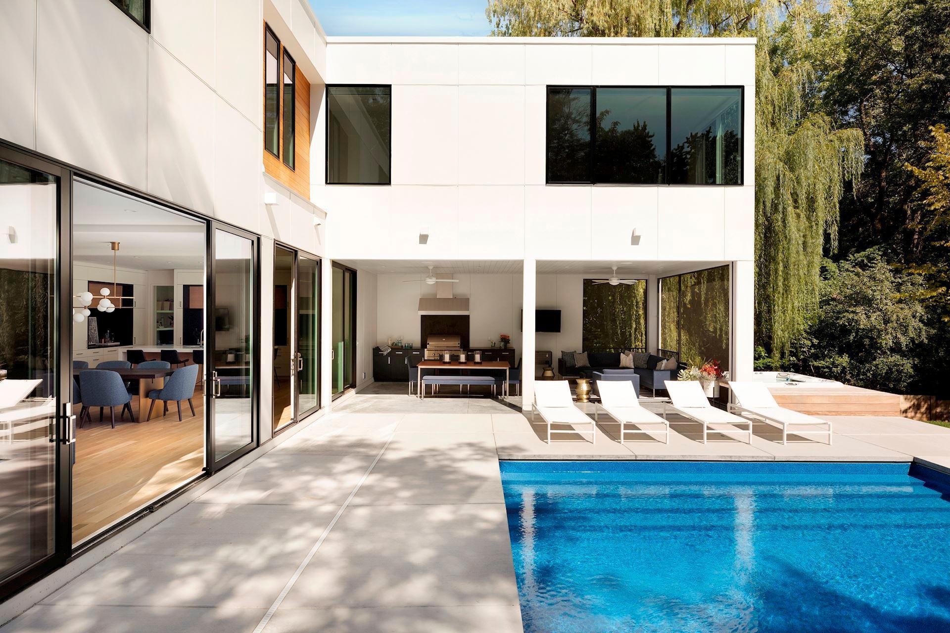 Stylish Outdoor Seating Area for Entertaining