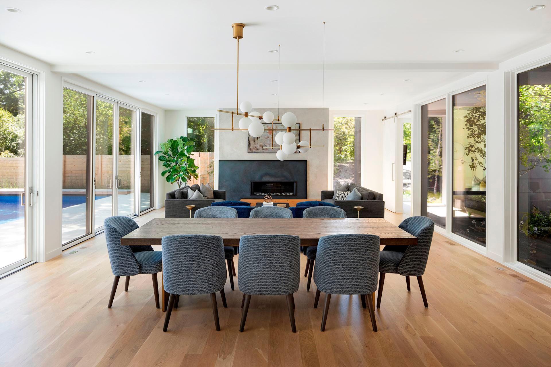 Elegant Dining Room with High Ceilings