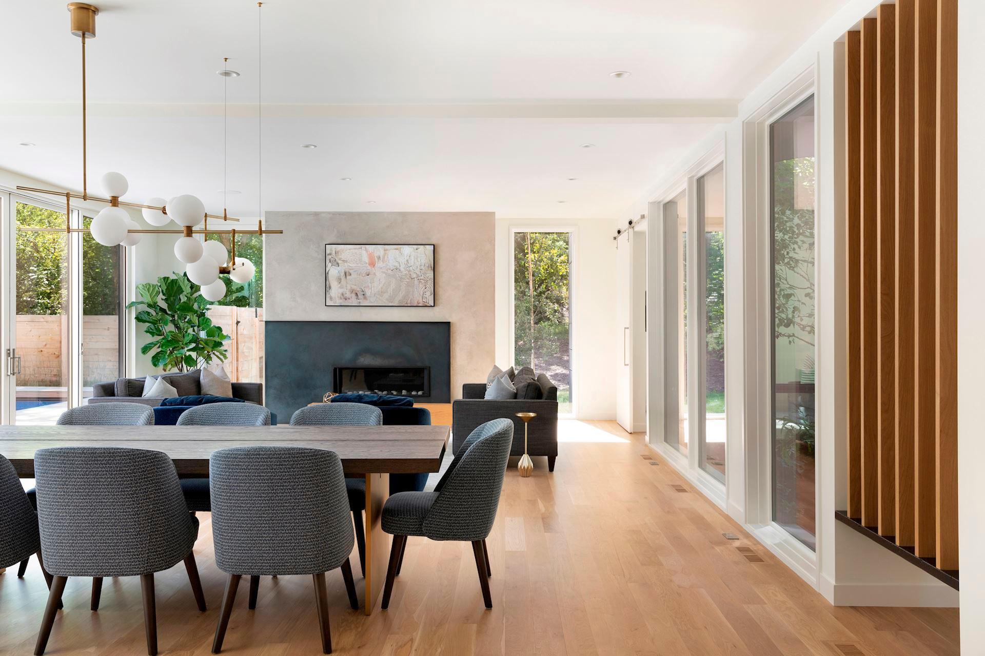 Open-Concept Livingroom with Modern Touches