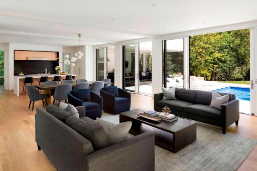 Open-Concept Livingroom with Modern Touches