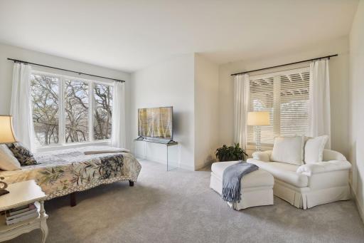 2nd bedroom with en-suite