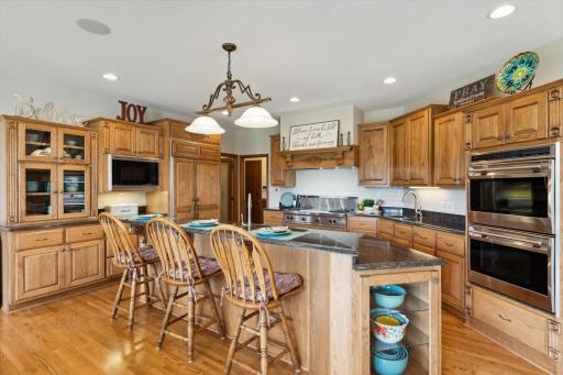 Have the kids sit at the island and help bake or cook. A perfect place for breakfast before we leave for the day! I'll have the eggs benedictâ¦ with extra hollandaise please!