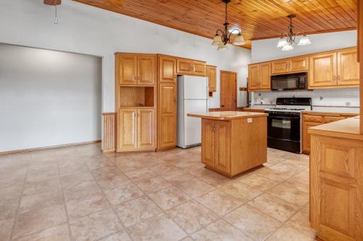 15051 325th Street, Saint Joseph, MN 56374