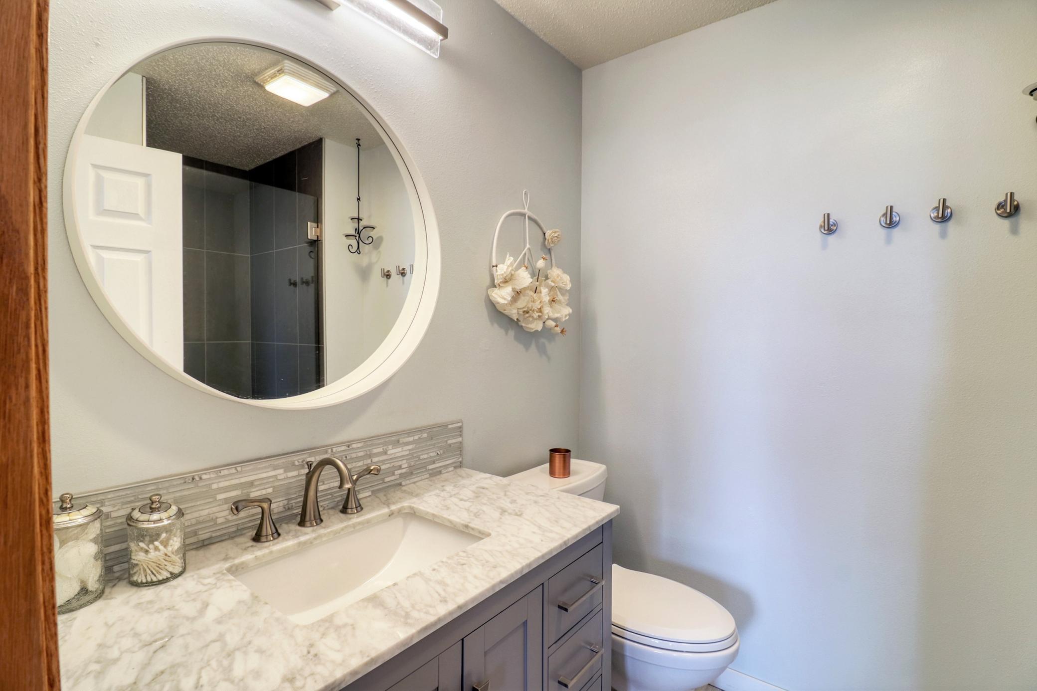 Master Bathroom1_1.jpg