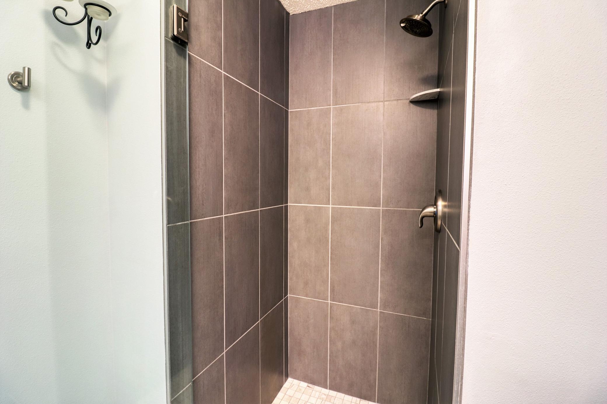 Master Bathroom1_3.jpg