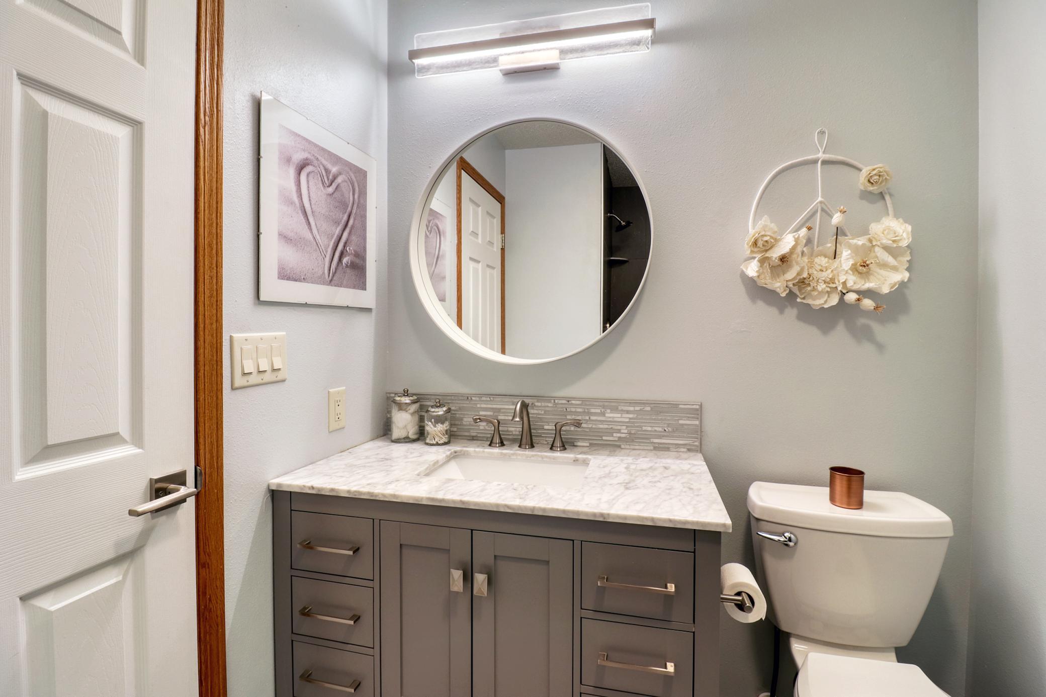 Master Bathroom1_2.jpg