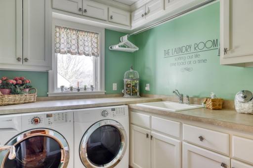 2041 Timberwood Drive, Chanhassen, MN 55317