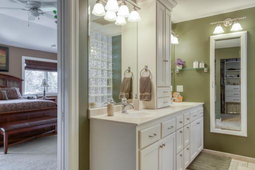 2041 Timberwood Drive, Chanhassen, MN 55317