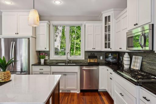 19080 Azure Road, Wayzata, MN 55391