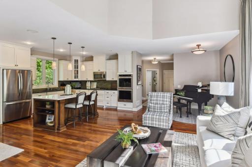 19080 Azure Road, Wayzata, MN 55391