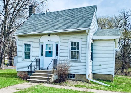 Sturdy little one bedroom home in downtown Ellsworth- available May 5!