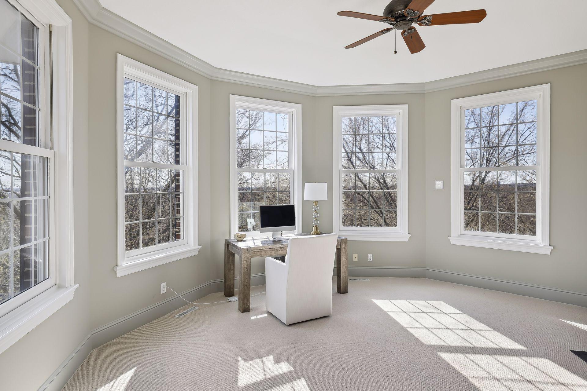 Gorgeous treetop views all year round.