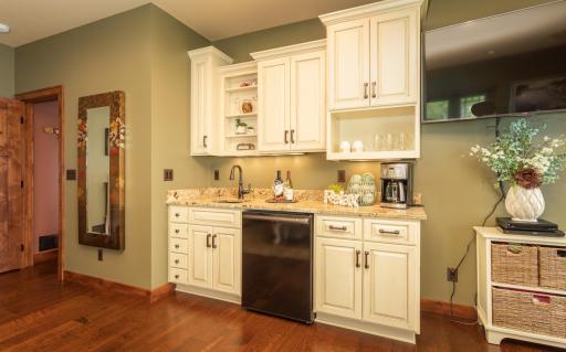 914 Bay Lane NE, Alexandria, MN 56308