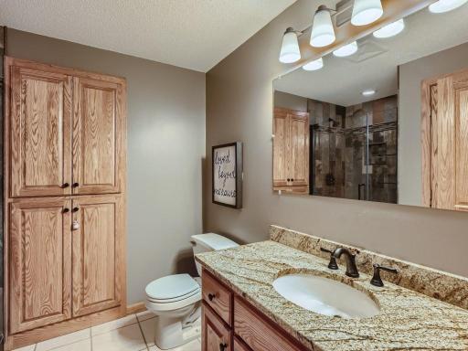8916 Highview Lane, Woodbury, MN 55125