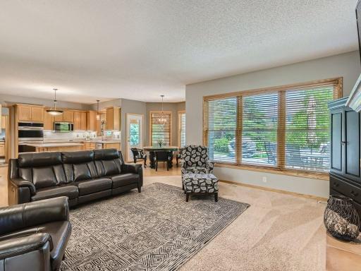 8916 Highview Lane, Woodbury, MN 55125