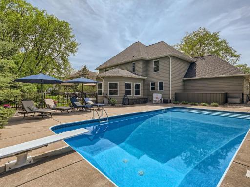 8916 Highview Lane, Woodbury, MN 55125