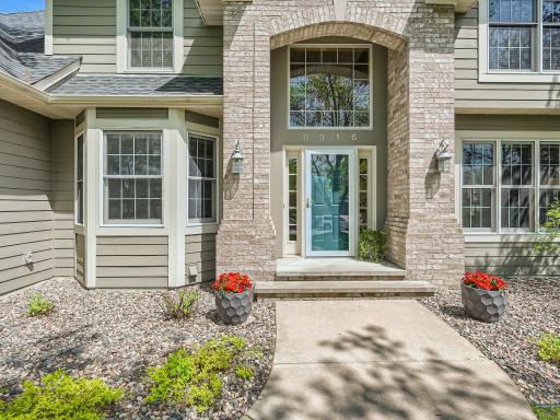 8916 Highview Lane, Woodbury, MN 55125