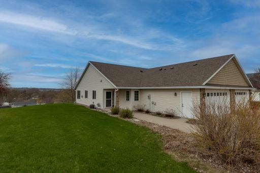 2556 Hawk Ridge Court SE, Rochester, MN 55904