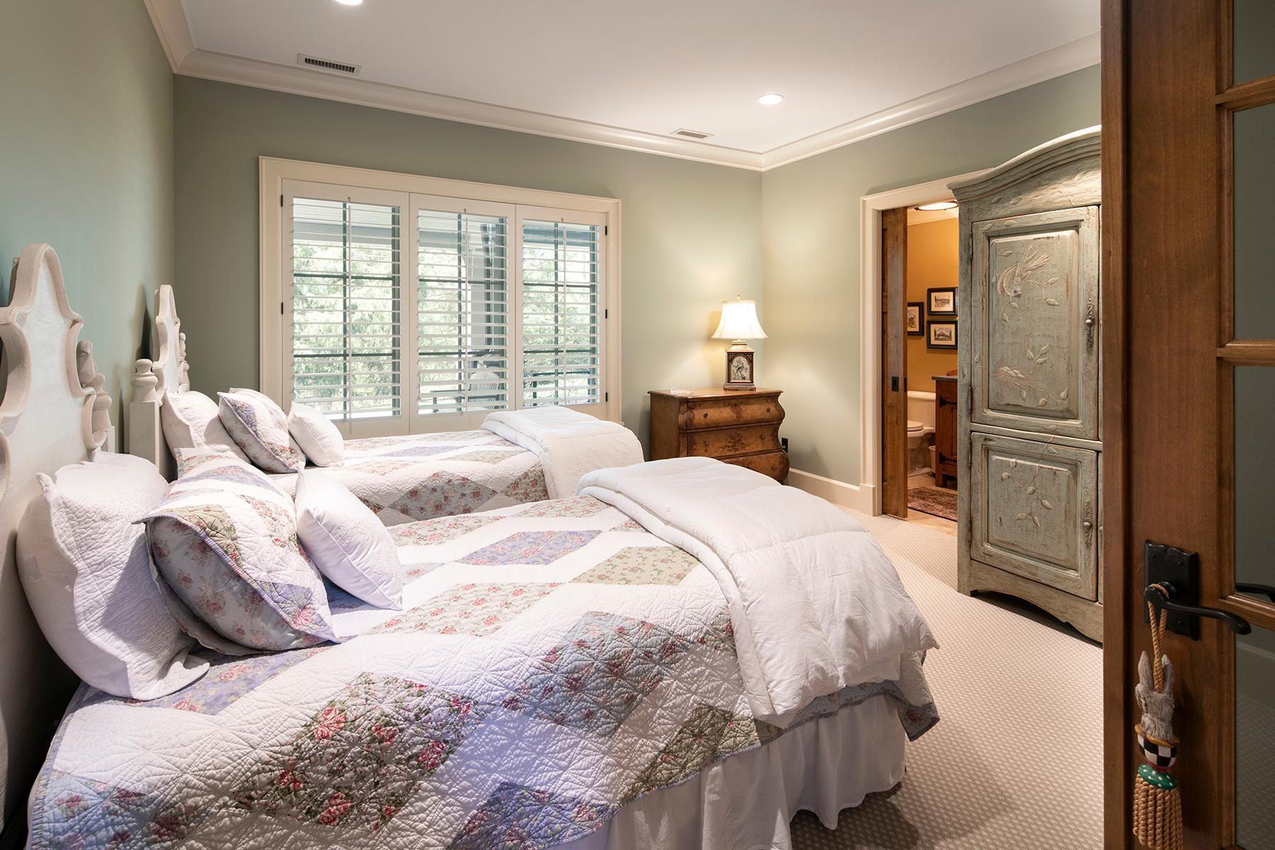 Bedroom with private 3/4 Bathroom