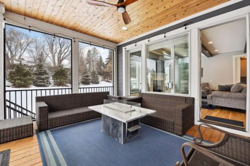 18500 9th Avenue N, Plymouth, MN 55447