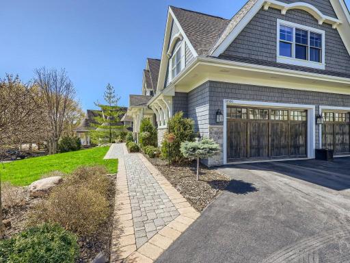 18500 9th Avenue N, Plymouth, MN 55447