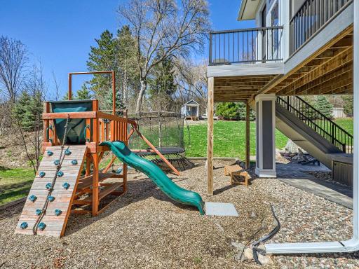 18500 9th Avenue N, Plymouth, MN 55447